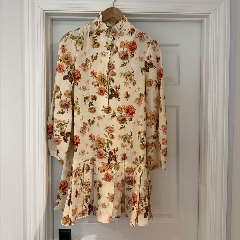 Tuckernuck Romantic Floral Tate Dress Size Medium. NWOT Perfect condition!